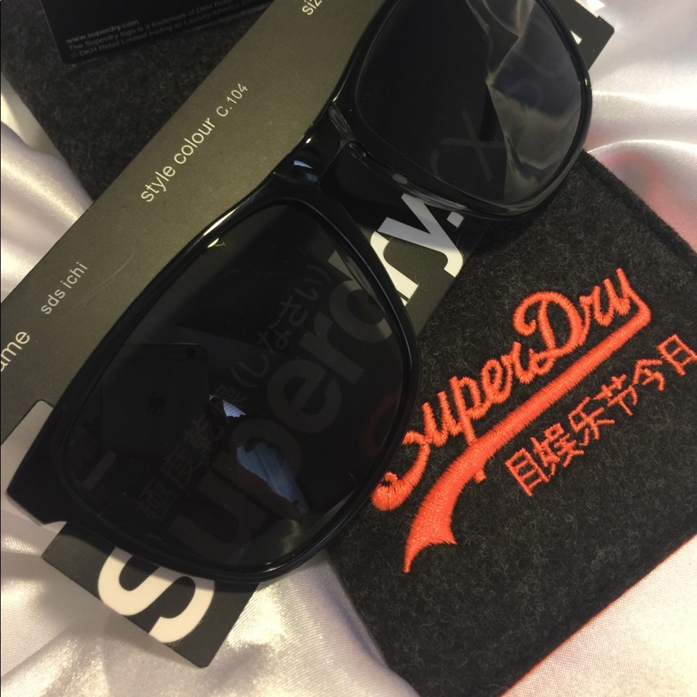 🦋Superdry Black Unisex 100% UVA/UVB Protective